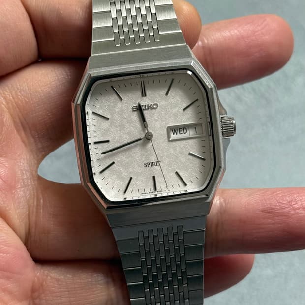 세이코 Seiko SPRIT 스퀘어 쿼츠 데이 데이트