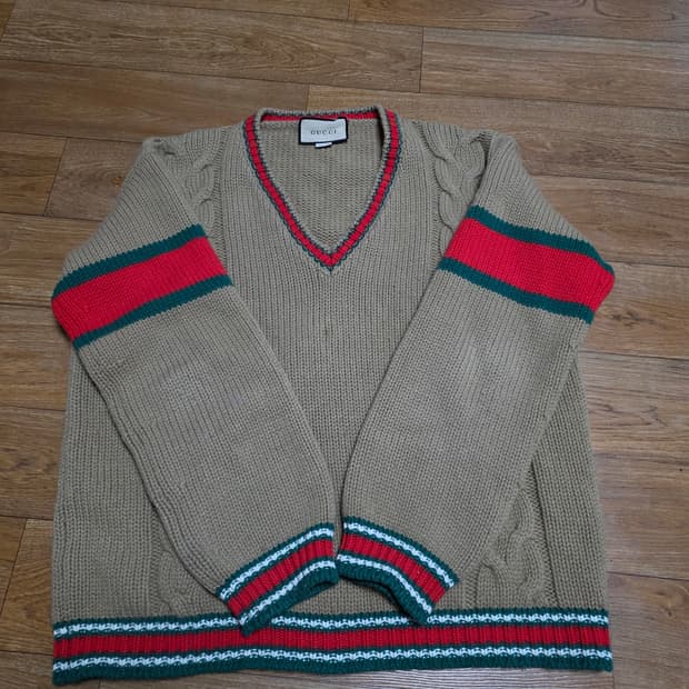 구찌 웹케이블 삼선 브이넥 니트