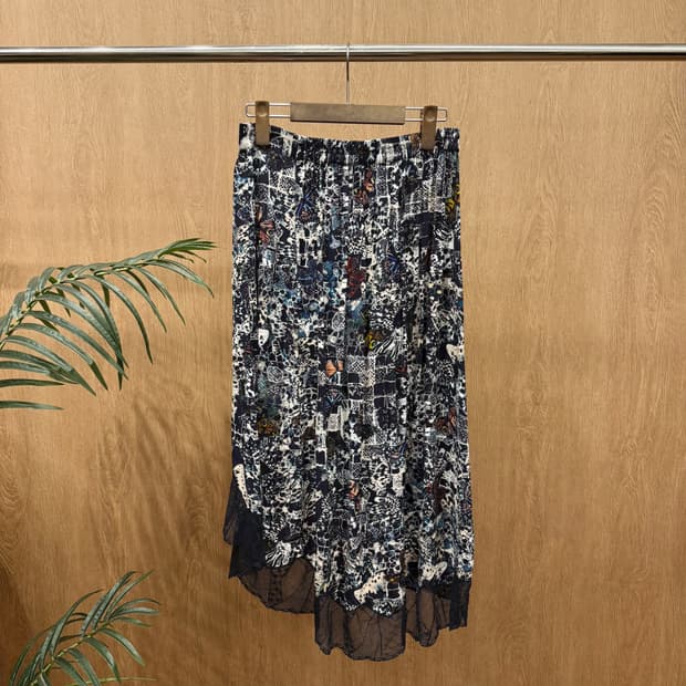 쟈딕 앤 볼테르 플리츠 롱 스커트 레이스 밑단 나비 패턴 디테일