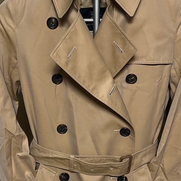 버버리 더블버튼 개버딘 트렌치코트 36