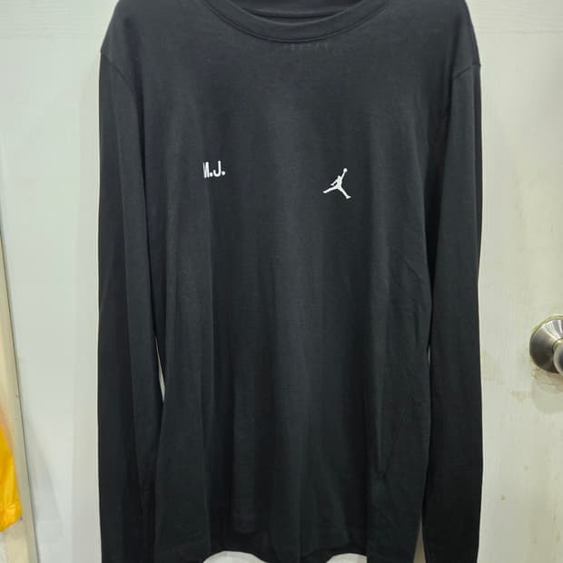 M,95 )) JORDAN 조던 긴팔티셔츠! 뒷면 디자인 짱 이뻐요!~