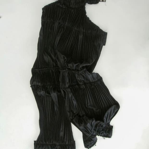 eonts hand crease apron black