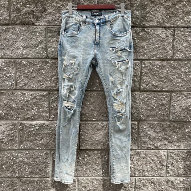 [30] Amiri 디스트레스 데님 팬츠