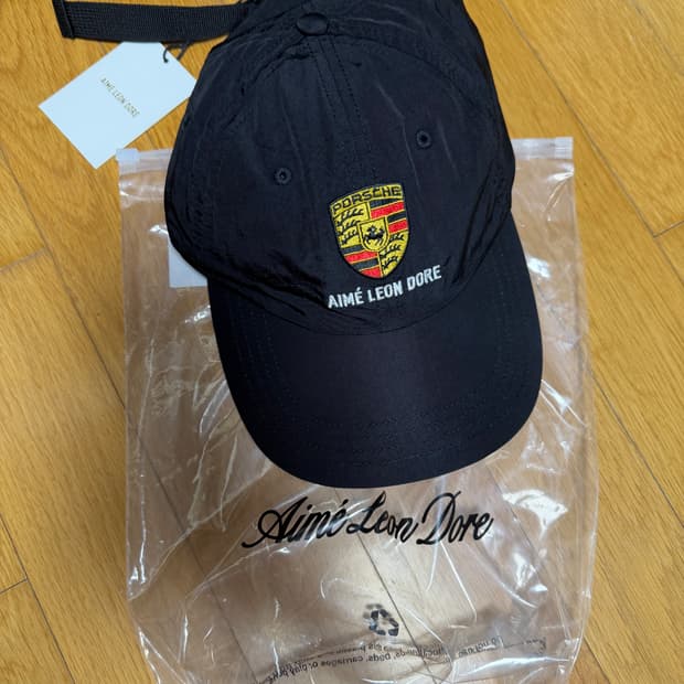 에임레온도르_포르쉐 로고 모자