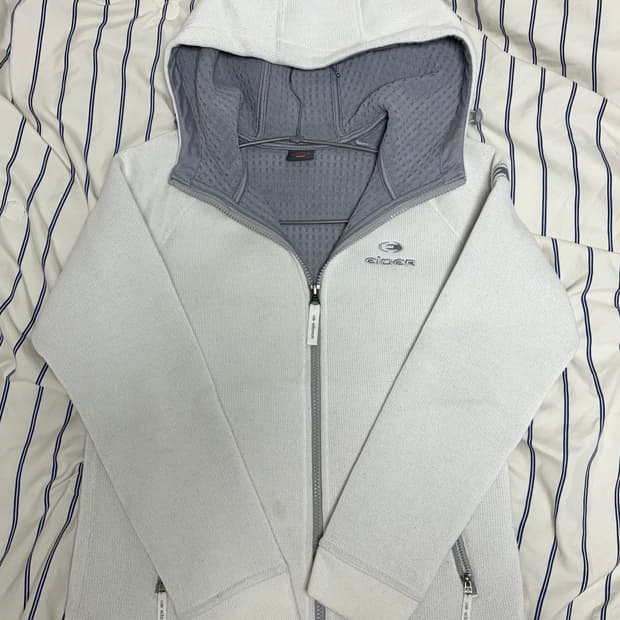 아이더 후드집업