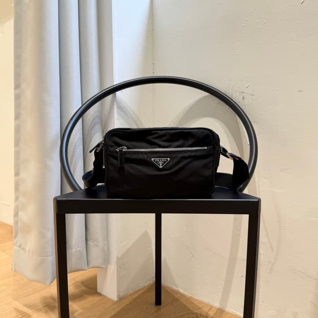 프라다 블랙 포코노 나일론 크로스백