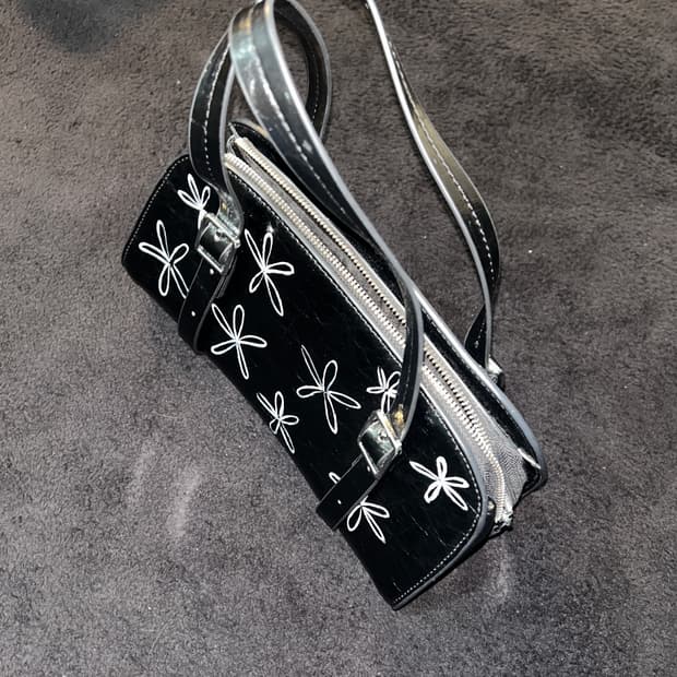 Takeapicture Gallery Shop 블랙 플라워 패턴 숄더백