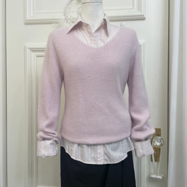 pink lavender fox wool sweater&sheer pin