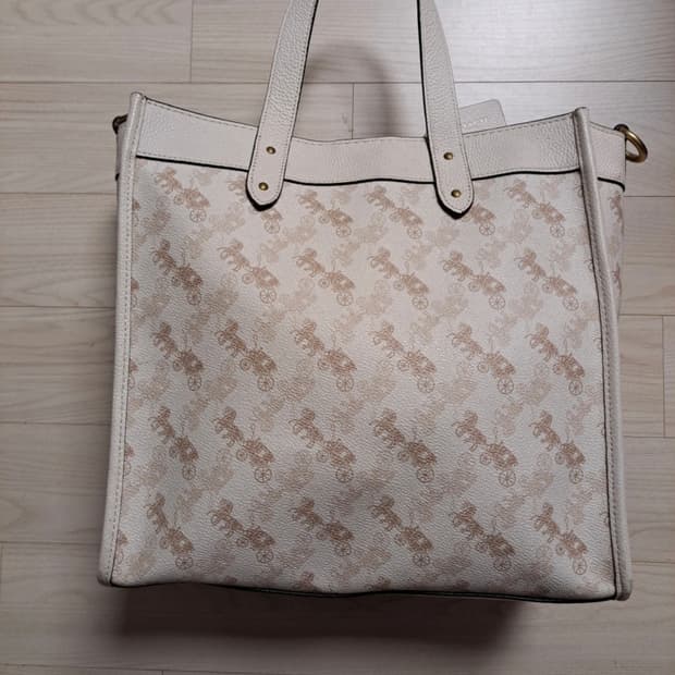 코치 호스 앤 캐리지 프린트 토트백