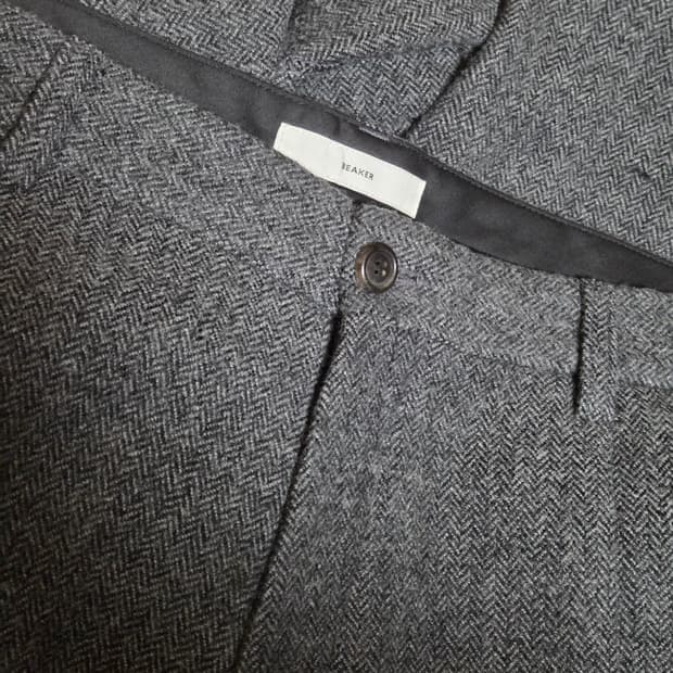 비이커 헤링본 울100 슬랙스 그레이 34