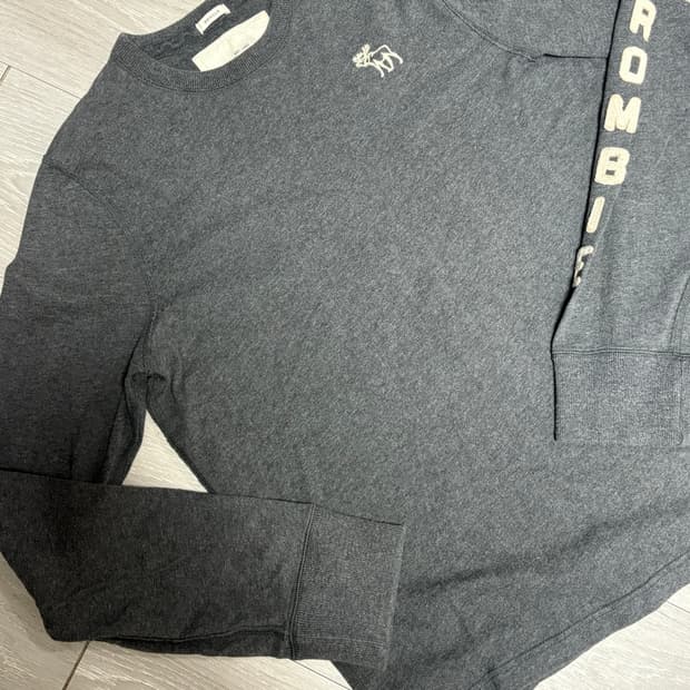 아베크롬비 롱슬리브