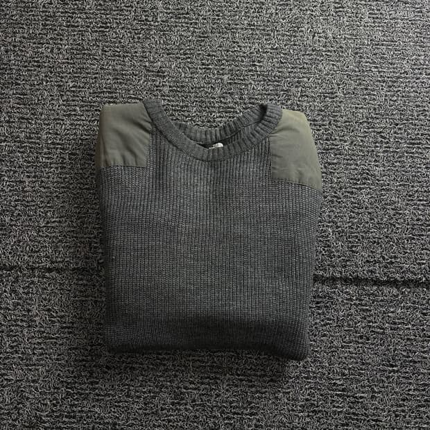 노스페이스 숄더 패치 코만도 울 니트 3834