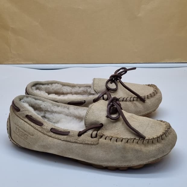 UGG 어그 모카신220