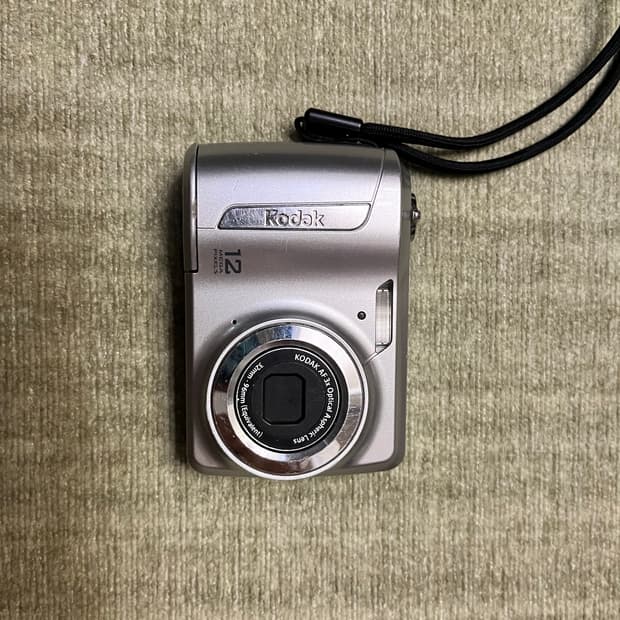 키키디카)코닥 c143