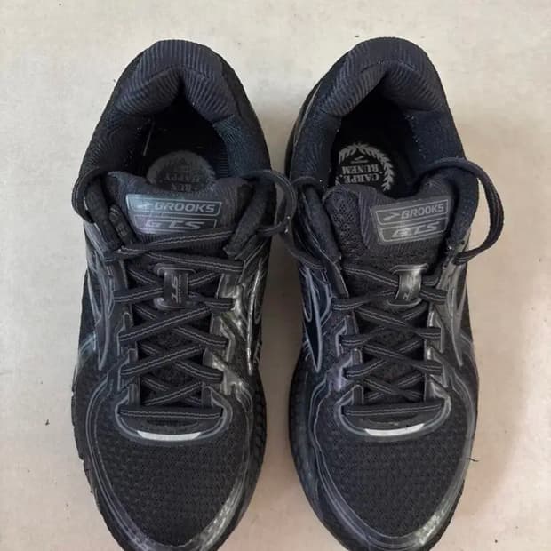 브룩스 GTS16 운동화