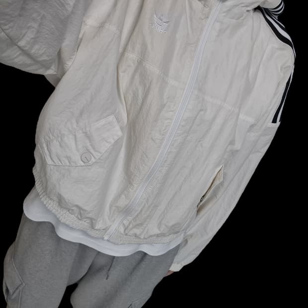 아디다스 윈드브레이커