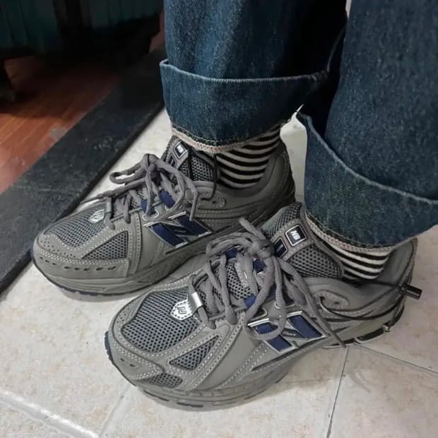 뉴발란스 1906R 차콜 그레이팝니다