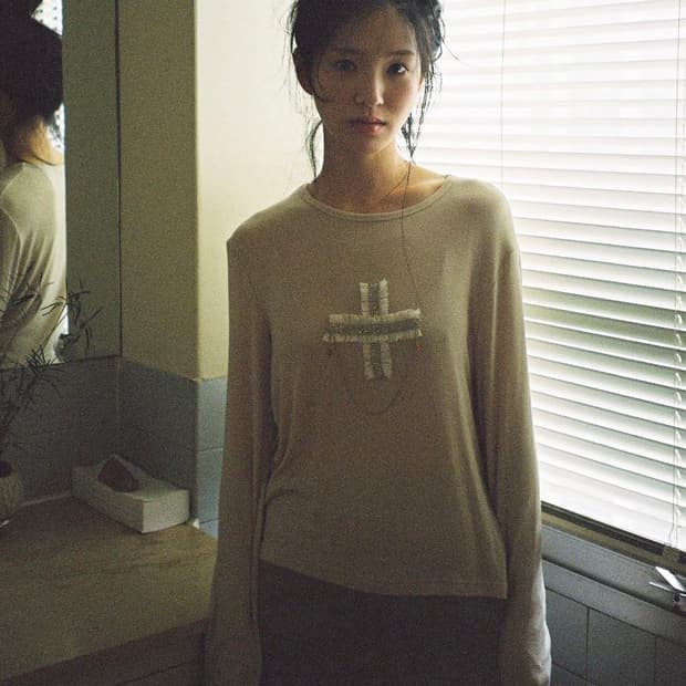 샵페어리 크로스 트리밍 롱 탑 티셔츠 베이지