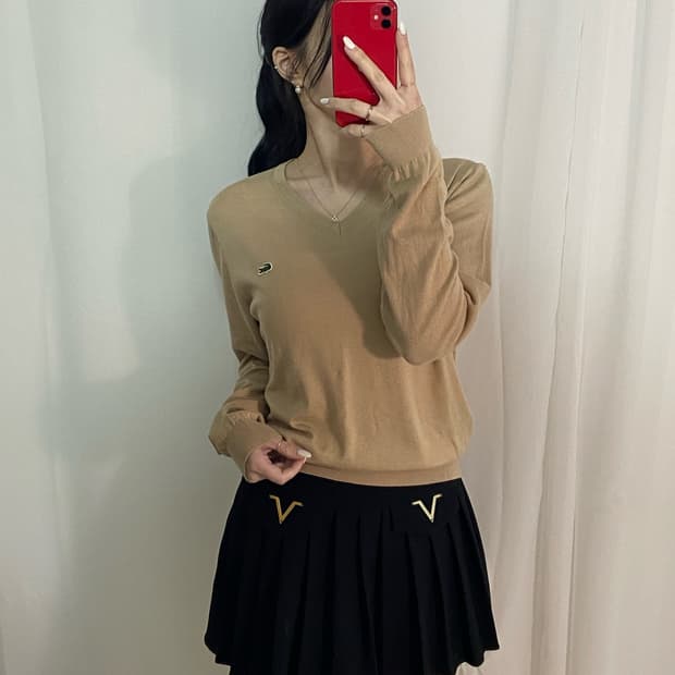 라코스테 V넥 니트
