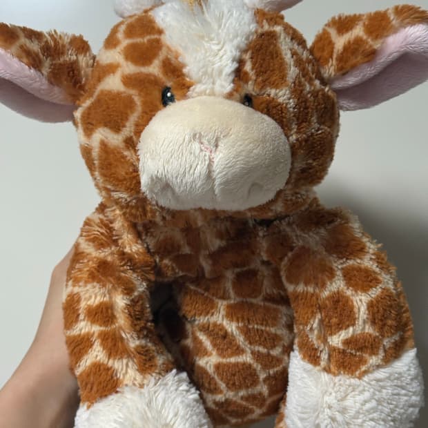 간즈(Ganz) 기린 인형