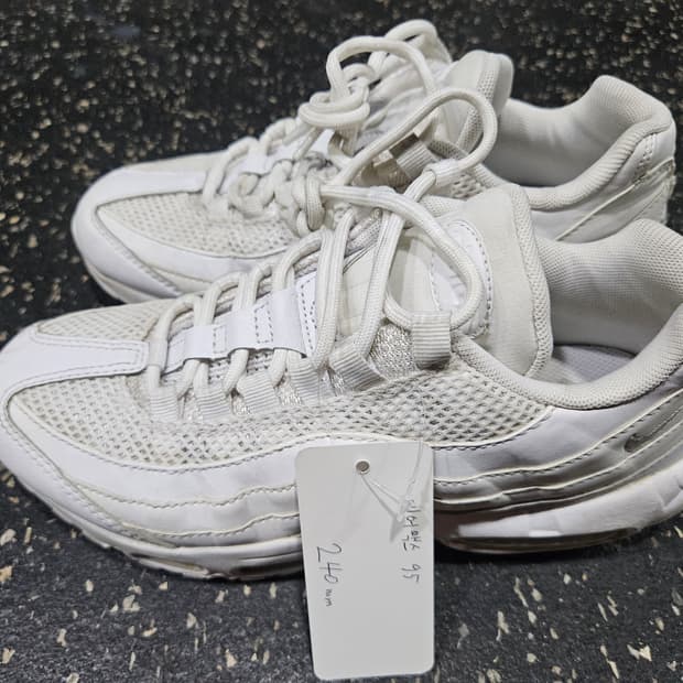 나이키 에어맥스 95 화이트 240mm