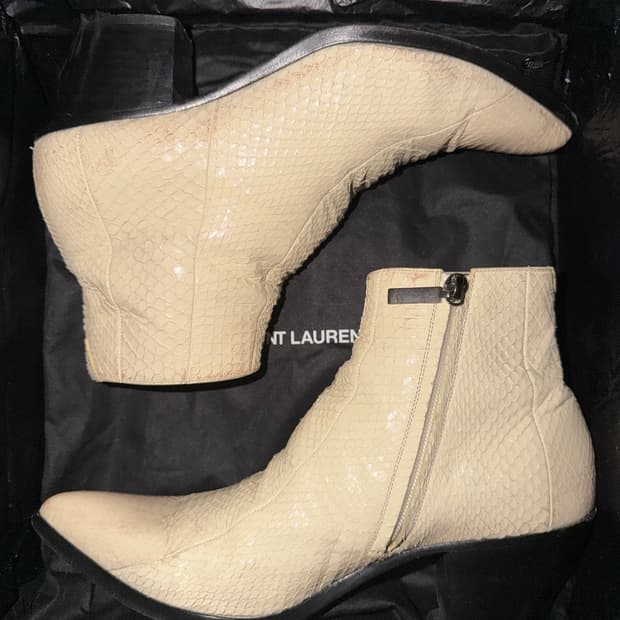 생로랑 Finn 60mm 파이톤 쿠반힐 부츠