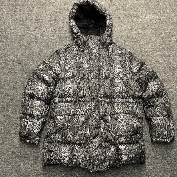 [105] FETCH 패치 뱀피 패딩 L 미착용