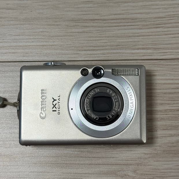 Canon ixy digital 70
