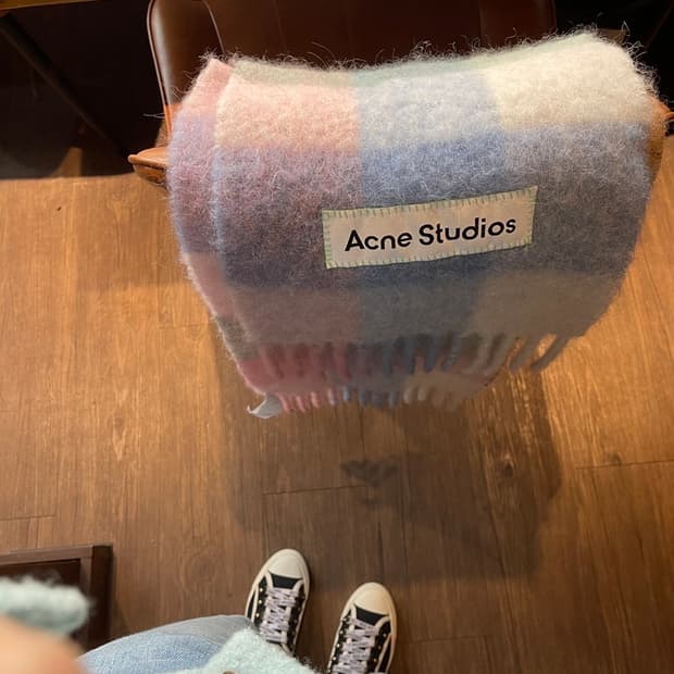 아크네스튜디오 핑크라이트블루