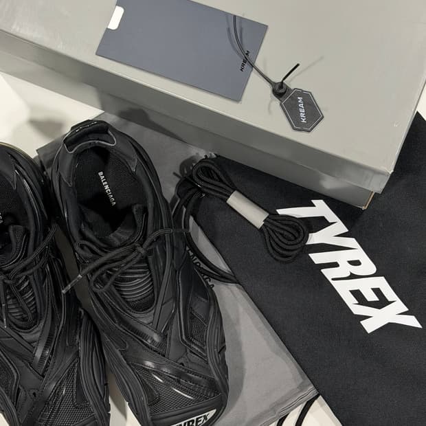 발렌시아가 타이렉스 블랙 42사이즈