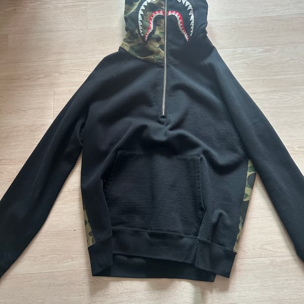 베이프 반집업 반카모 후드집업 새상품급 판매합니다