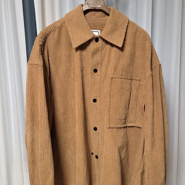 21Fw 우영미 코듀로이 오버핏셔츠 팝니다.
