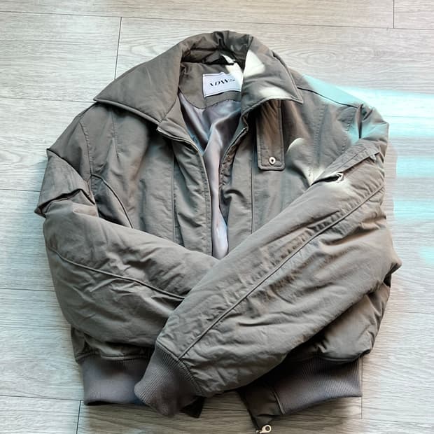 아이돈워너셀 Solid high neck Ma-1 Charcoal