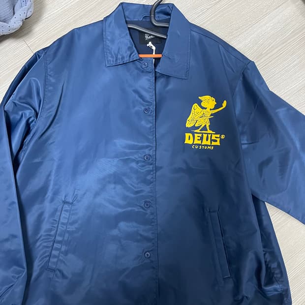 데우스 엑스 마키나 코리아 데빌 어드레스 코치 네이비