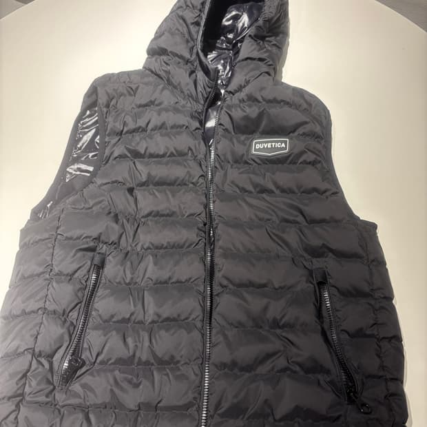 (미착용) 듀베티카 남성 구스 패딩조끼 50