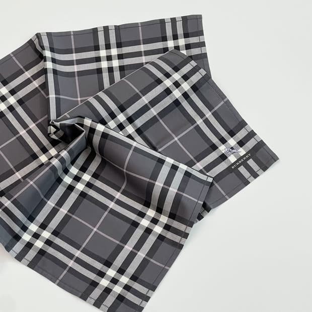 (새상품) burberry/ 버버리 쁘띠스카프 손수건