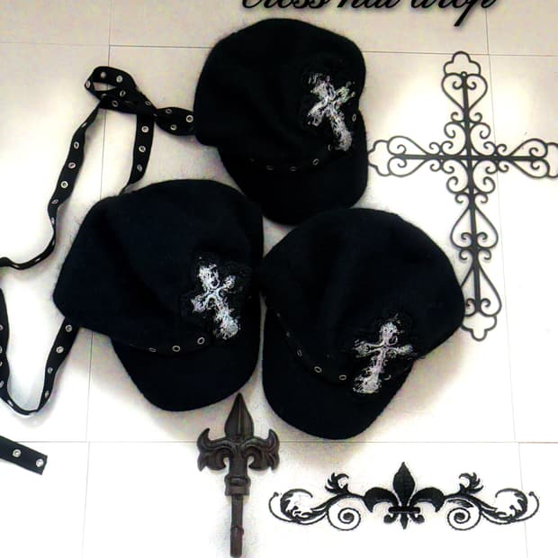 Sawha cross hat
