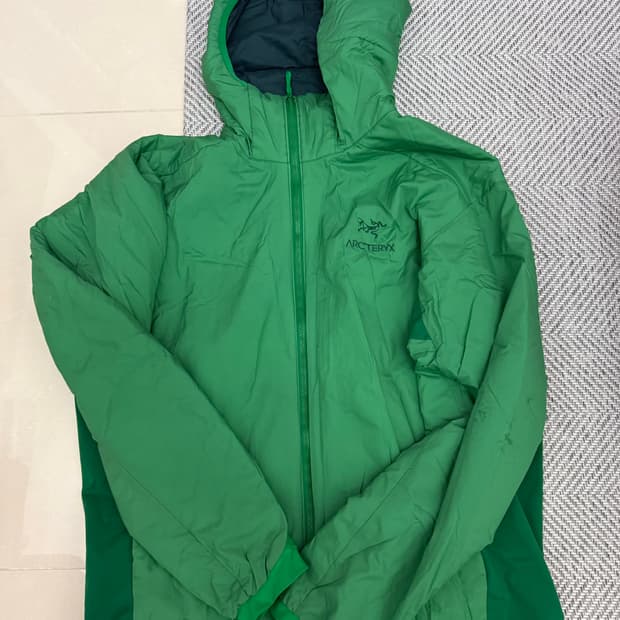 아크테릭스 아톰LT 후디 xl