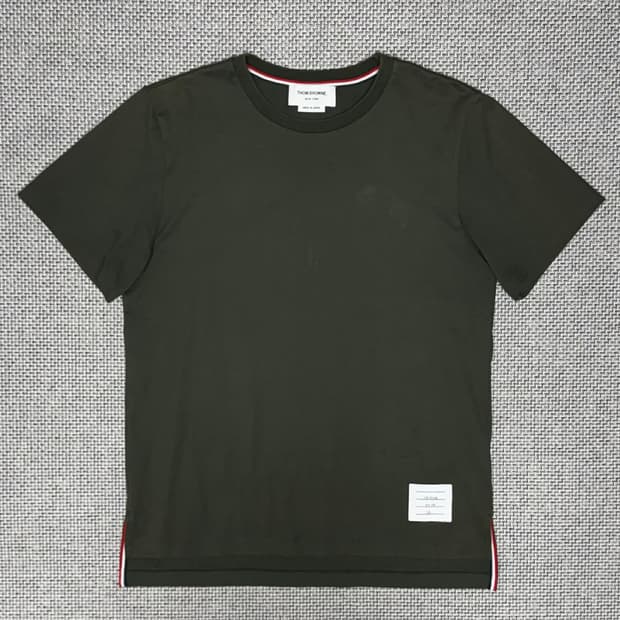 톰브라운 삼선 반팔 티셔츠