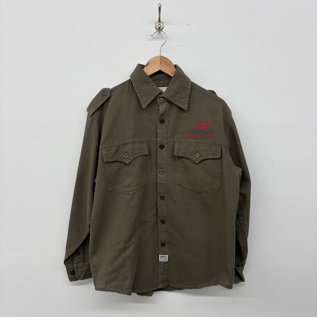 리바이스 카키색 긴팔 셔츠 M
