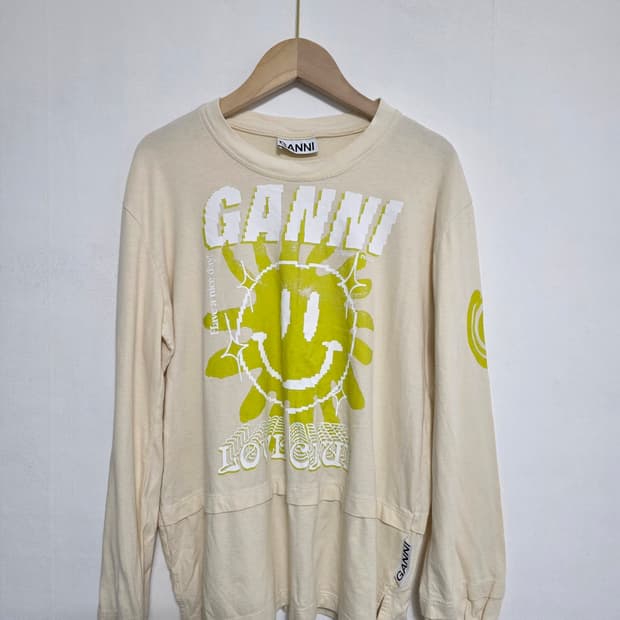 GANNI (가니) 베이지 스마일 오가닉 코튼 롱슬리브 S
