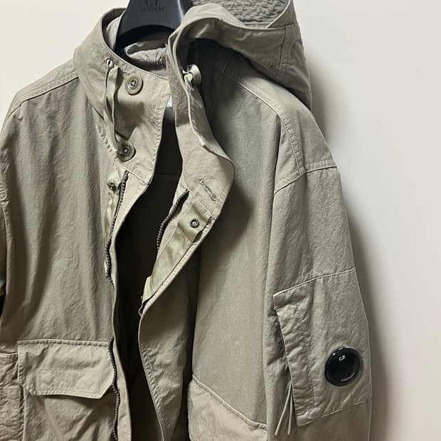 cp컴퍼니 트윌 후디드 쇼트자켓 그레이 XL