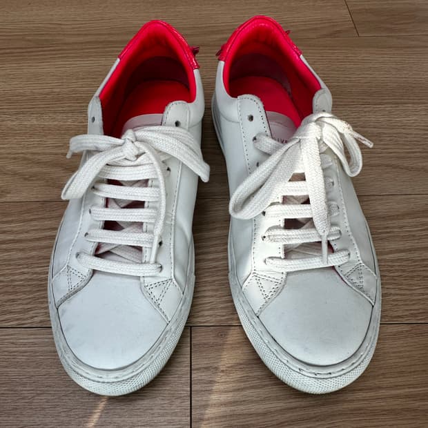 지방시 스니커즈 35반 사이즈 팝니다