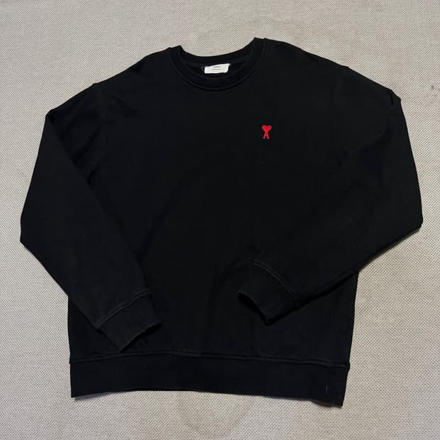 아미 스몰 하트 맨투맨