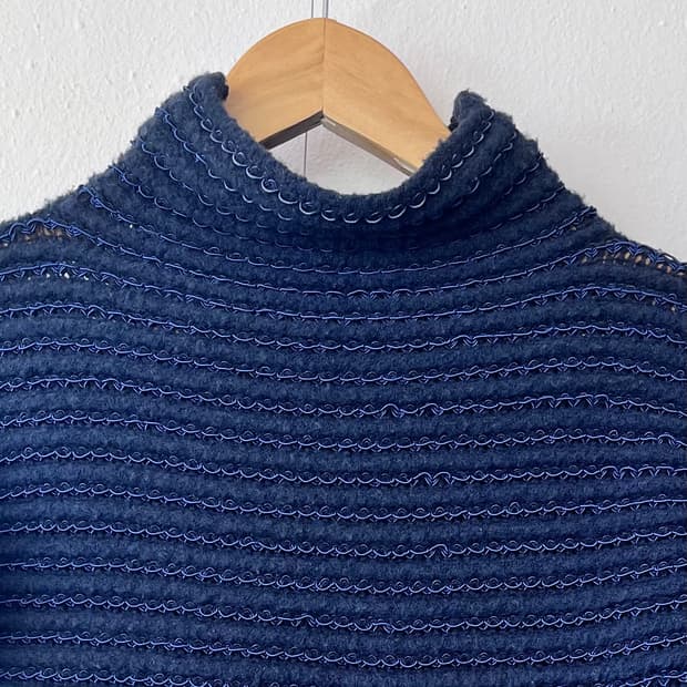 엠포리오아르마니 여성 프린지터틀넥니트 42사이즈