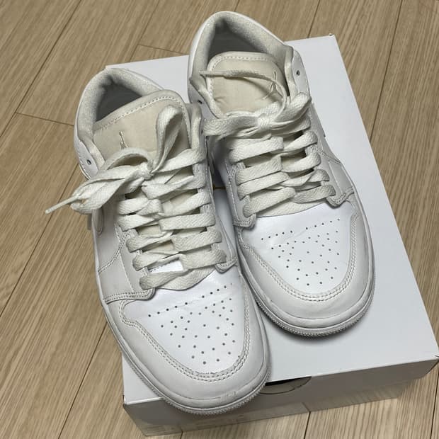 우먼스 에어조던 1 로우 235 (박스 포함)