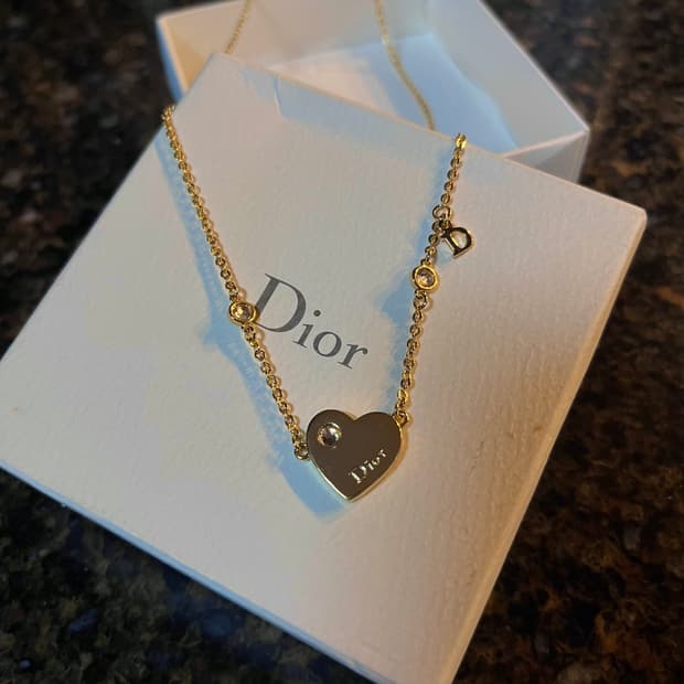 정품 디올 하트 로고 골드 목걸이