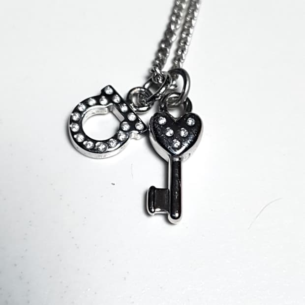 페라가모 간치니 하트키 목걸이