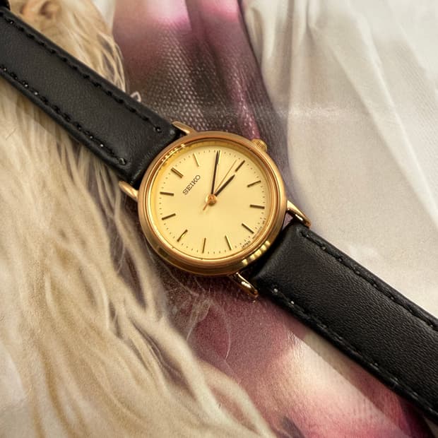 Seiko 1990s vintage quartz watch 