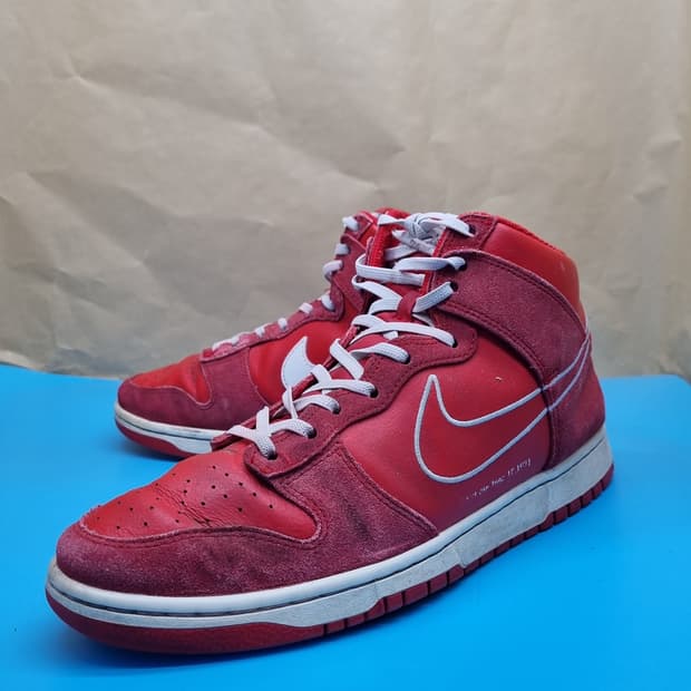 나이키 덩크하이SE퍼스트 유니버시티레드280.